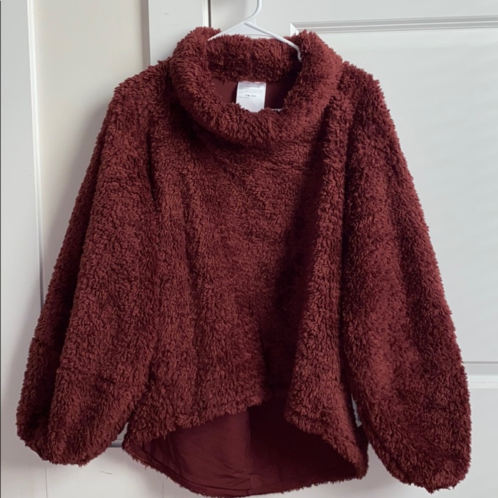 LULULEMON NWT Warm Restore Sherpa Pullover